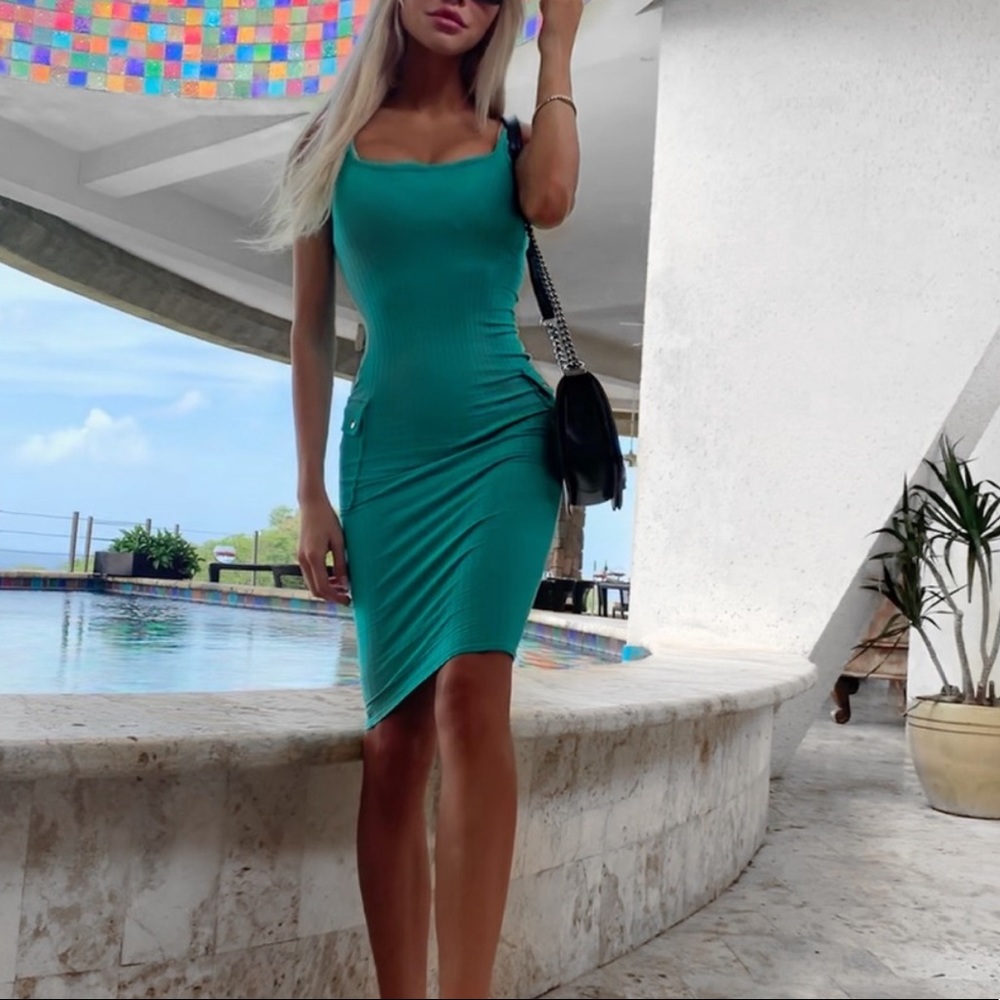 Ribbed turquoise dress